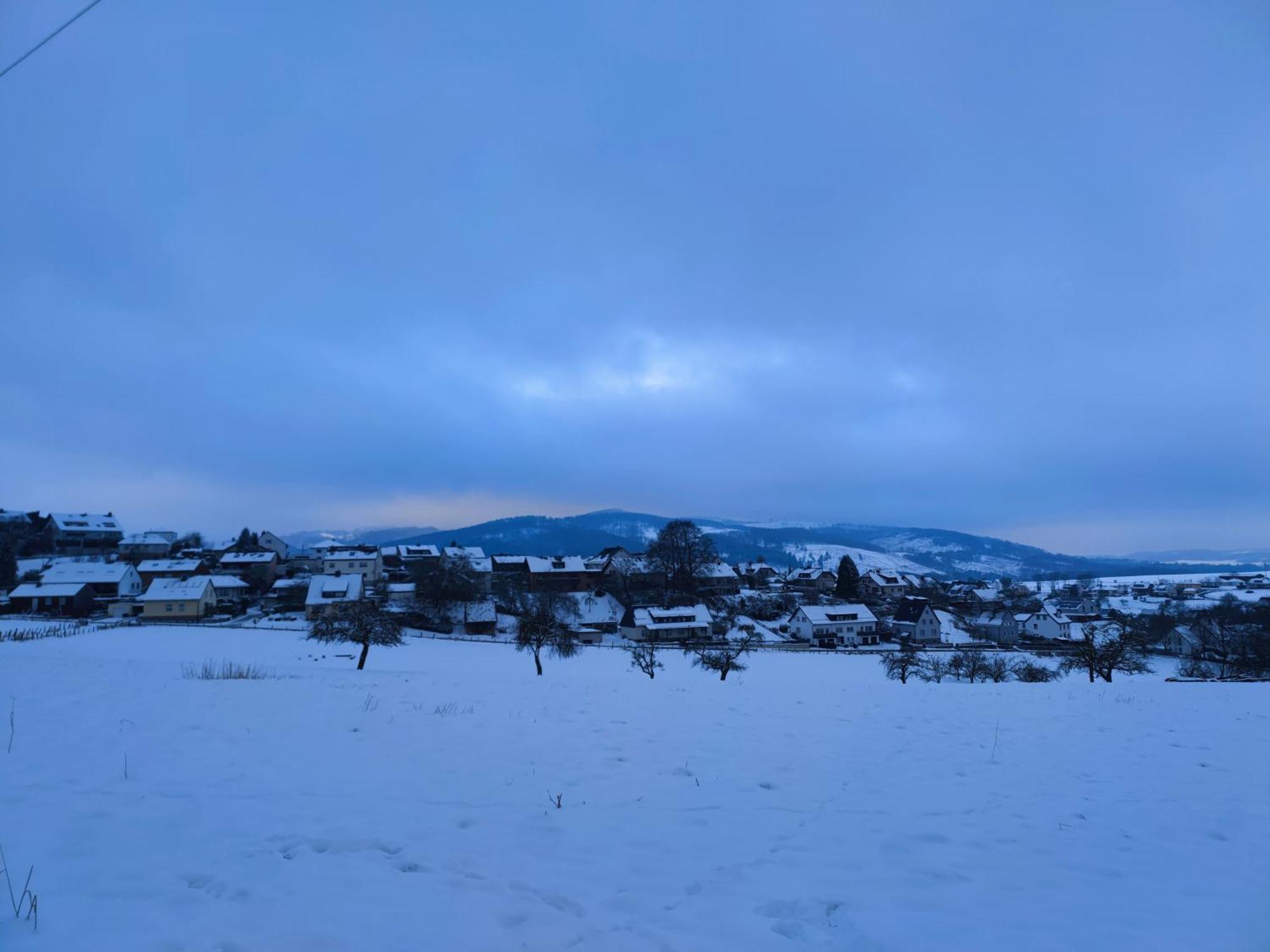 Modernes Rhombushaus Im Naturparadies Sauerland Balve Exterior foto